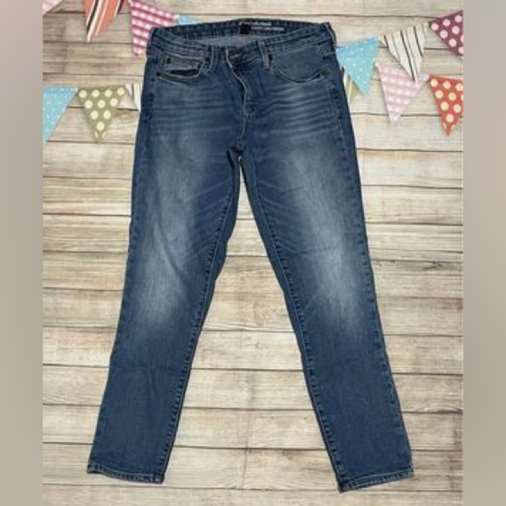 Women’s Jeans - Gap - Girlfriend - size 6